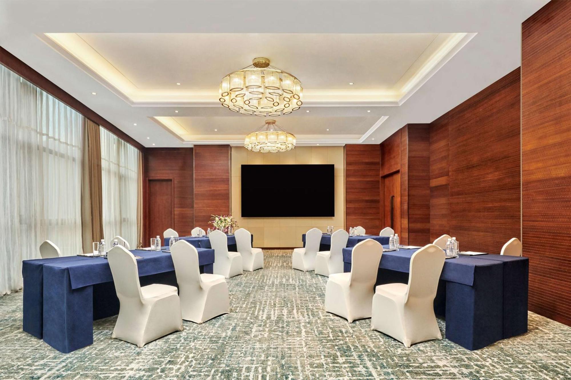 Hilton Garden Inn Wuhan Hankou Exterior photo