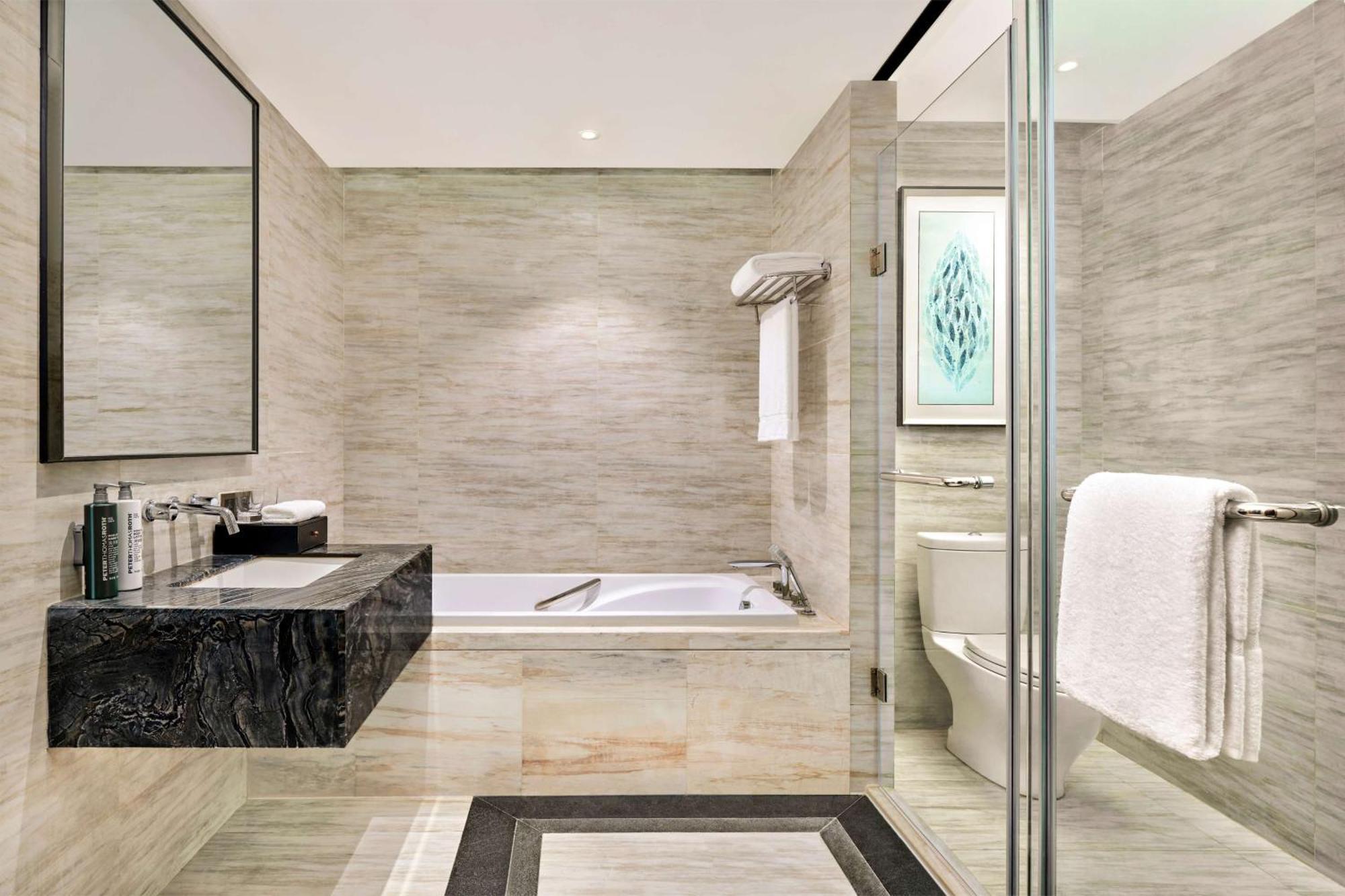 Hilton Garden Inn Wuhan Hankou Exterior photo
