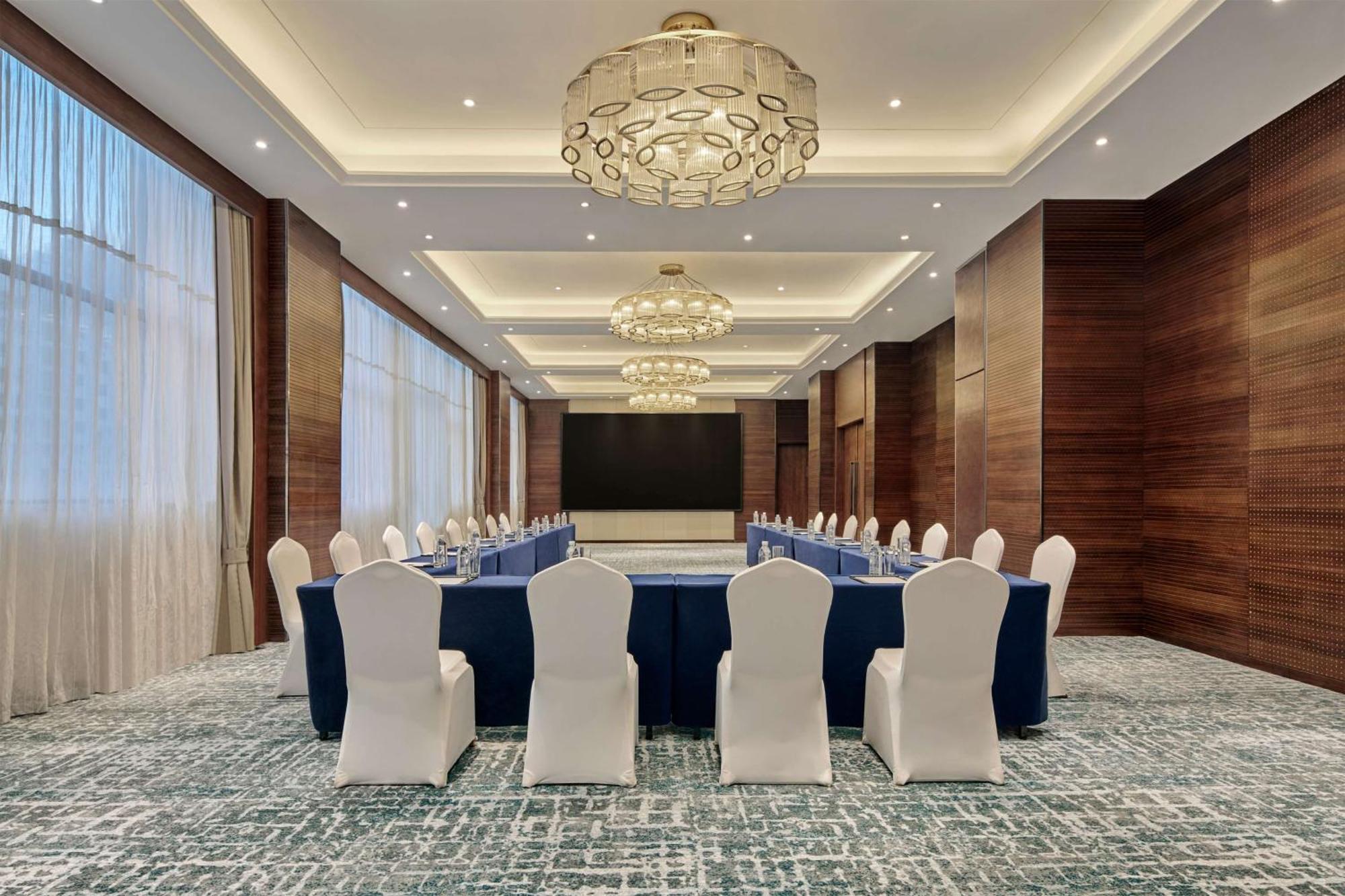 Hilton Garden Inn Wuhan Hankou Exterior photo